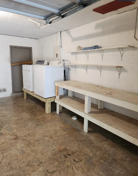 Building Photo - 4780 Pontchartrain Dr