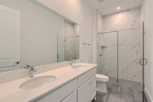 Building Photo - 300 Alava Wy