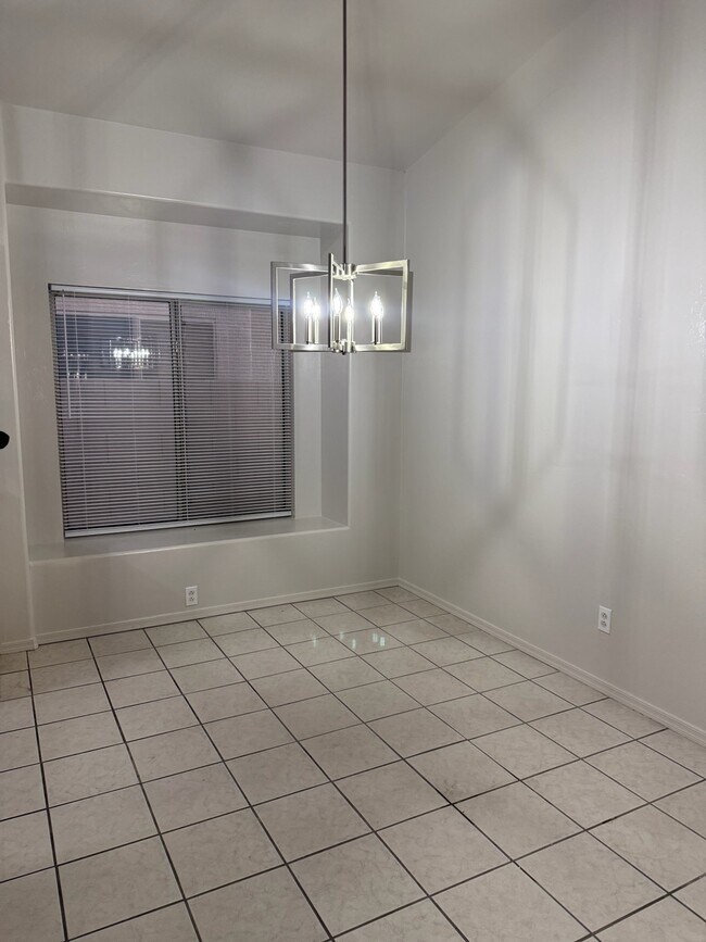 Building Photo - 7949 N Panamint Dr