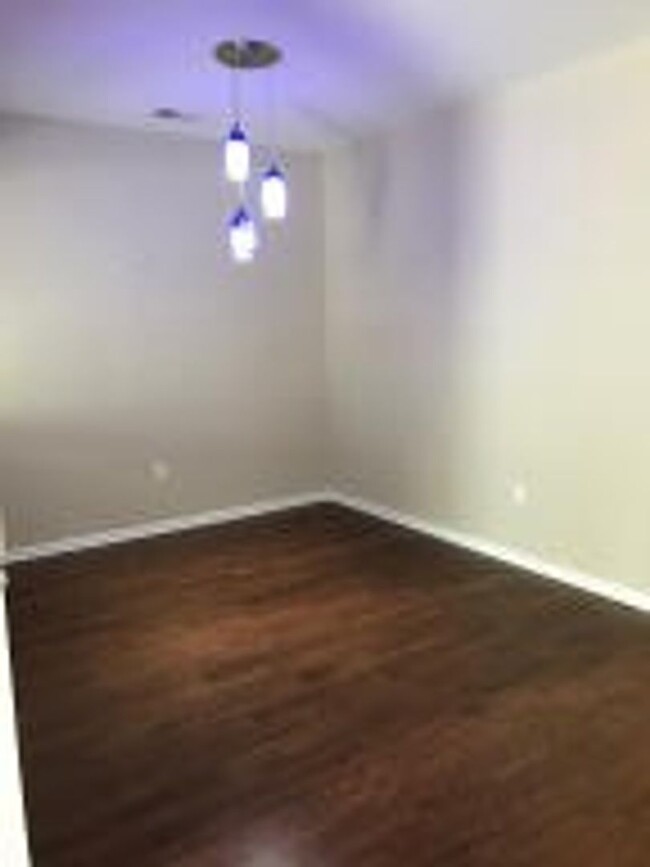 Building Photo - Two story traditional home in Sophia Landing.