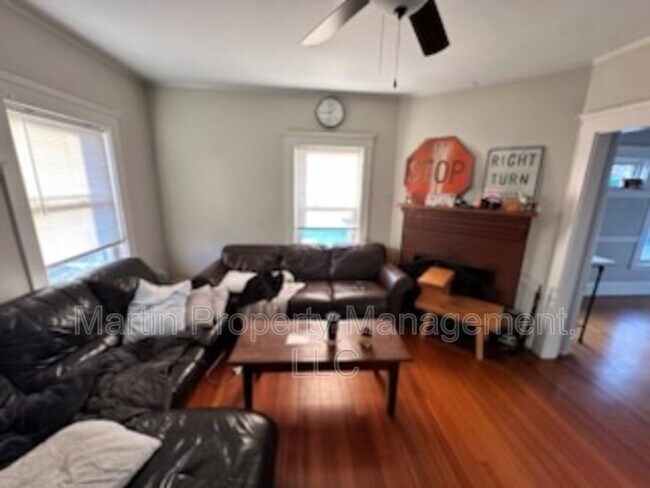 Building Photo - 24 Cushing St