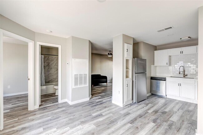 Building Photo - 1740 Timber Ridge Rd