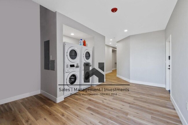 Building Photo - 151 S K St