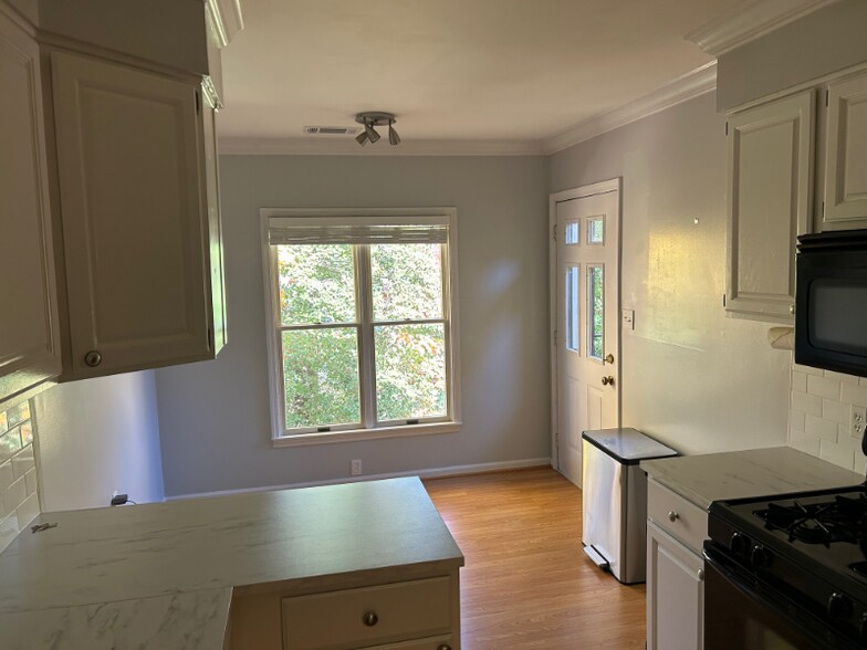 Building Photo - 7264 Glen Hollow Ct