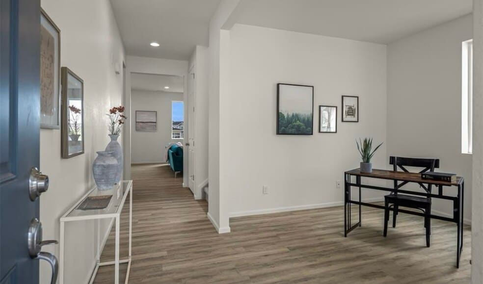 Building Photo - 5677 Mammoth Ln