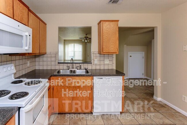 Building Photo - 3805 Wind Ct