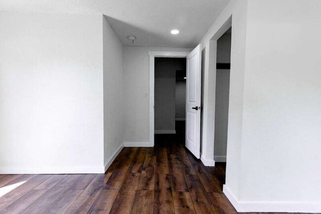 Building Photo - 146 Leroux St