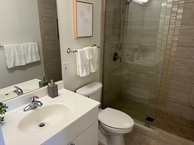 Building Photo - Napili - 2 bedroom/2 bath fully furnished, 2nd floor