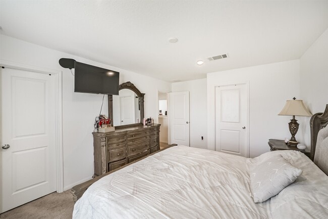 Building Photo - 26407 Red Clover Dr