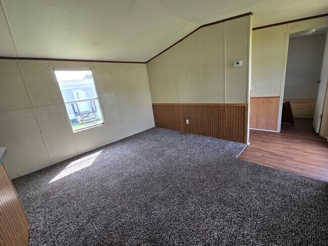 Building Photo - 2502 Cattail Cir