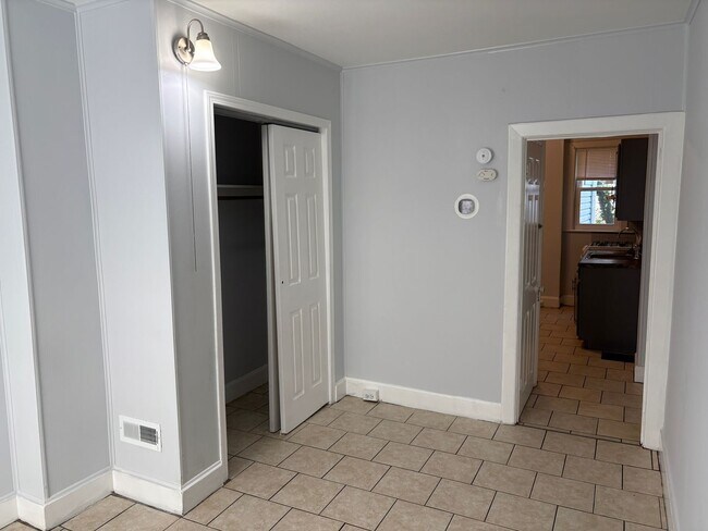 Building Photo - 2 Bed - West Chester Borough