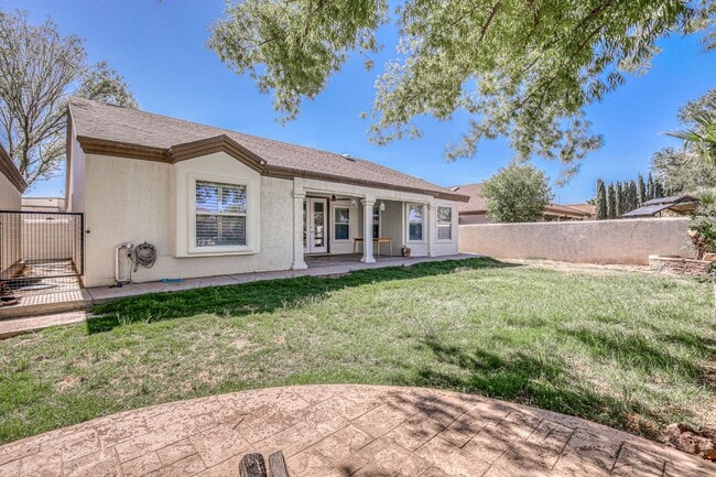 Building Photo - 5948 Anapaula Dr