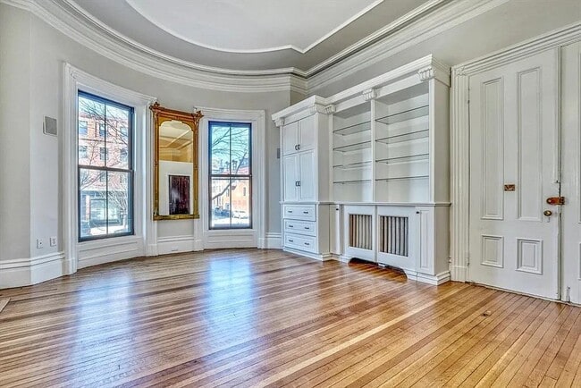 Building Photo - 654 Tremont St