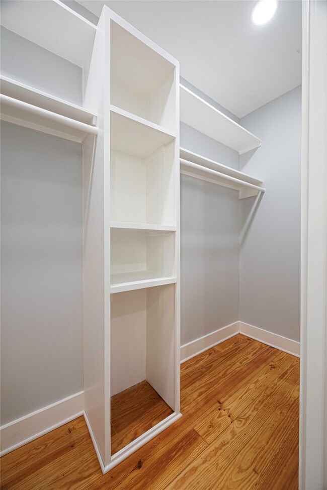 Building Photo - 1102 Bingham St