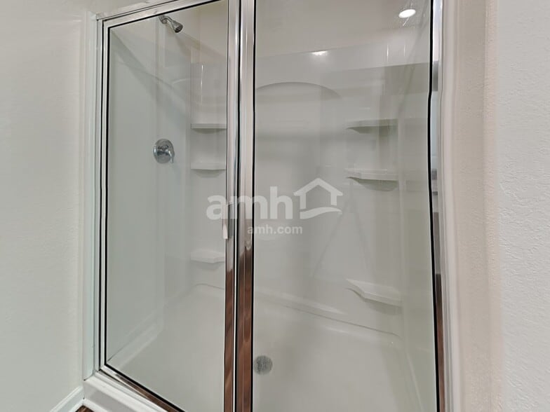 Building Photo - 6072 Mason Tucker Dr