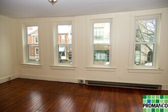 Building Photo - Putnam Realty - 114 1/2 Putnam Street