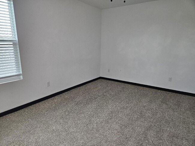 Building Photo - 17721 Somerville Ct