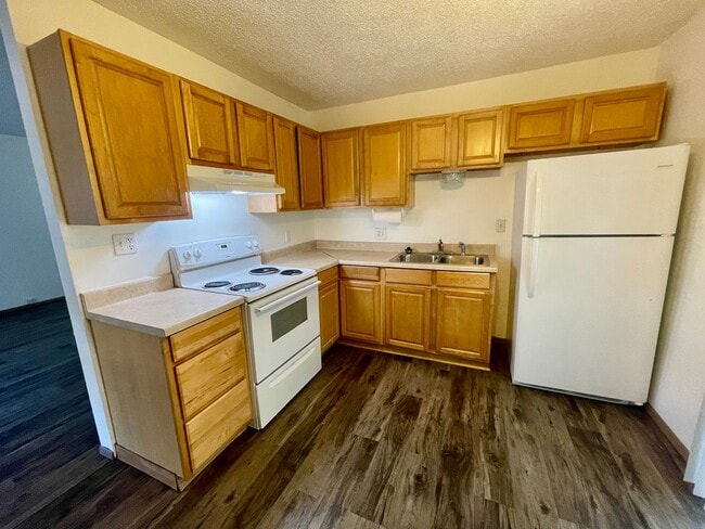 Building Photo - Pacific St., 2405 E.