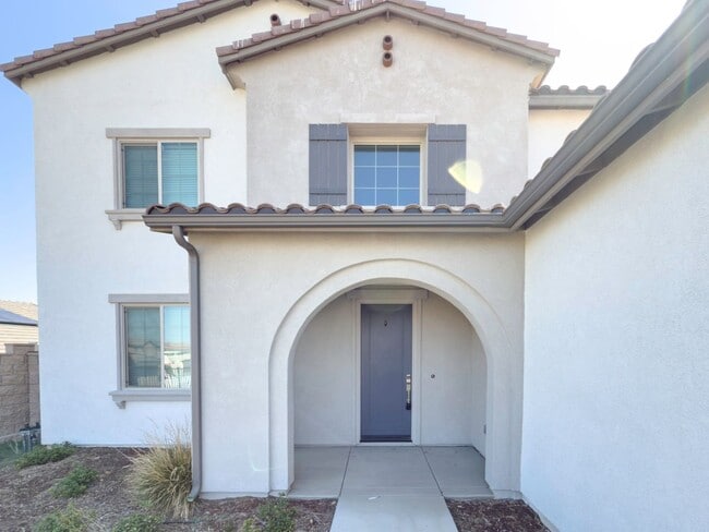 Building Photo - Newer Construction, Exquisite 4 Bedroom + ...