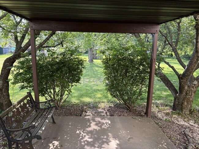 Building Photo - 167 Sunshine Dr