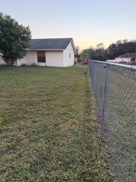 Building Photo - 611 Cotulla Dr