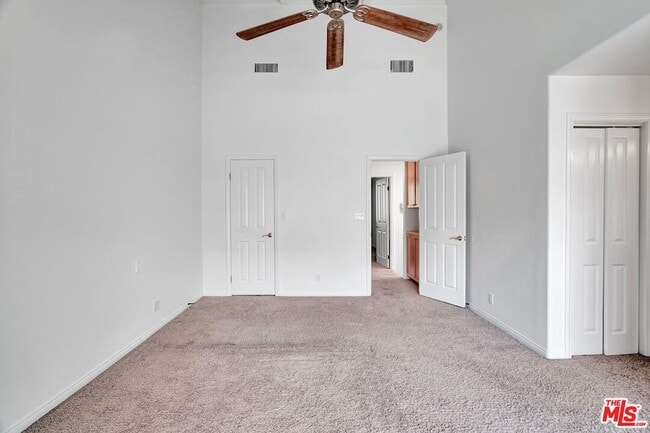 Building Photo - 14101 Dickens St
