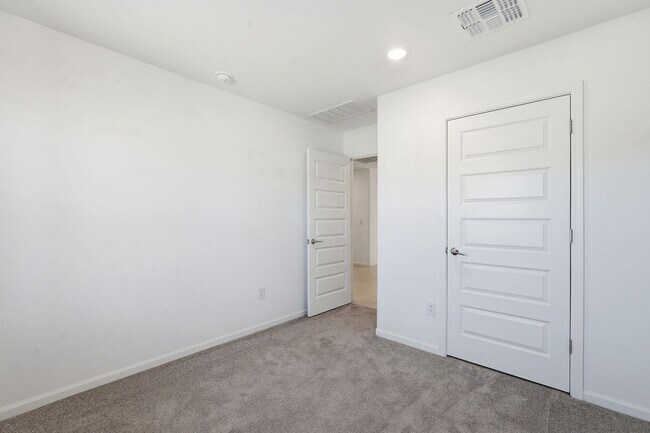 Building Photo - Modern Comfort Meets Desert Serenity – 4 Bed Rocking K Rental Home Available Now!