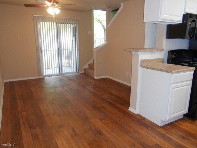 Building Photo - 1 br, 1 bath Condo - 3010 Nasa Pkwy Flat  ...