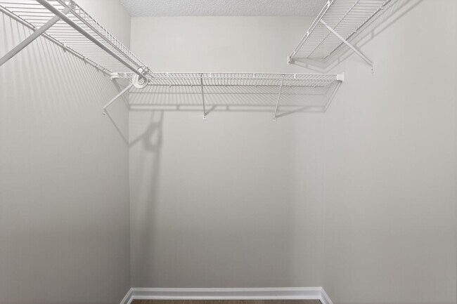 Building Photo - 534 Granville Ct