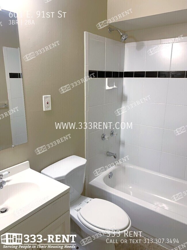 Building Photo - 601 E 91st St