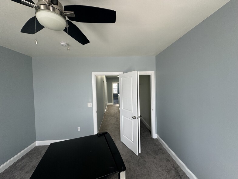 Building Photo - 2926 E Fayette St