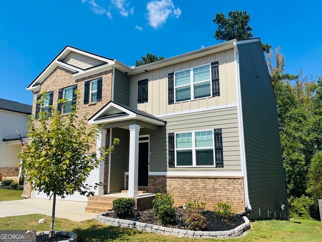 Building Photo - 138 Silver Birch Pass