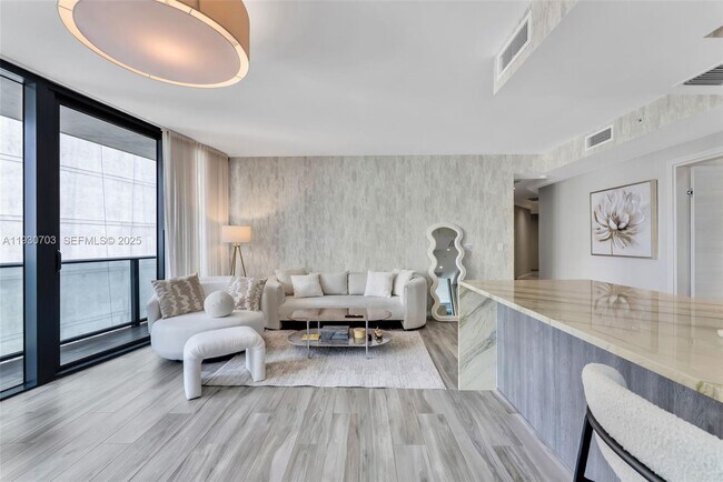 Building Photo - 801 S Miami Ave