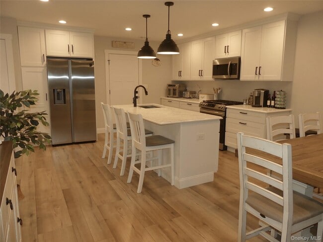 Building Photo - 108 Pilcher St