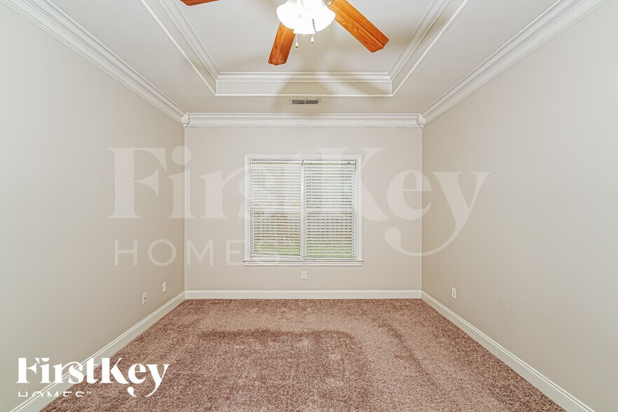 Building Photo - 230 Vineyard Ln