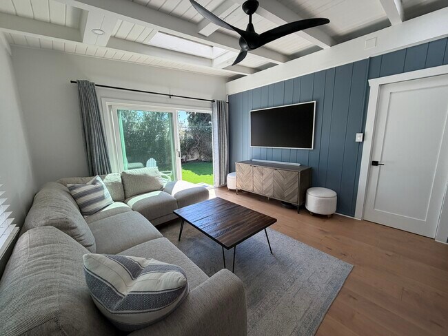 Building Photo - 544 8th St