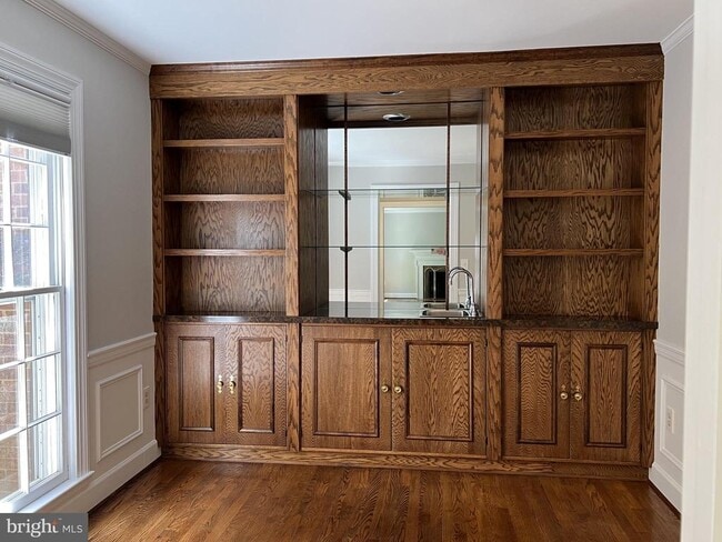 Building Photo - 10220 Cedar Pond Dr