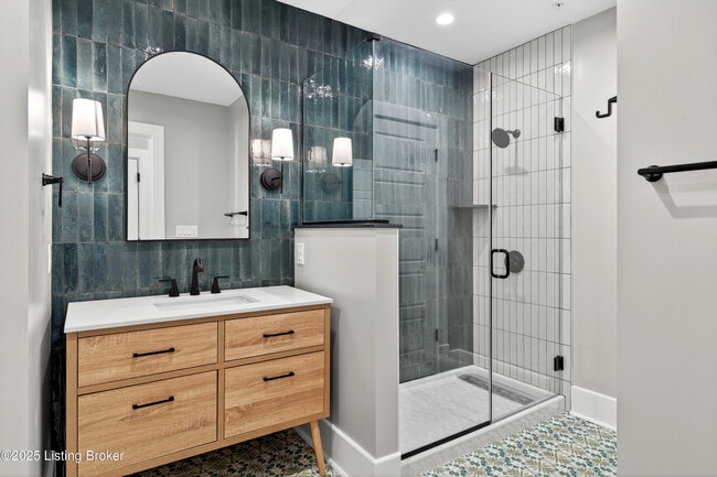 Building Photo - 1529 W Market St