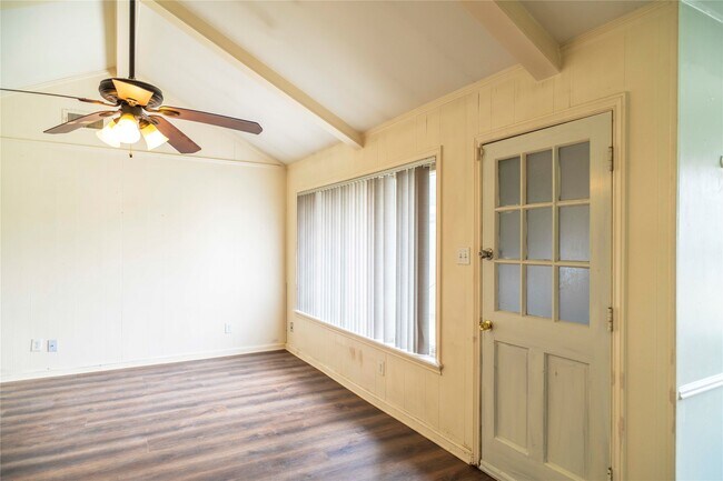 Building Photo - 8819 Hazen St