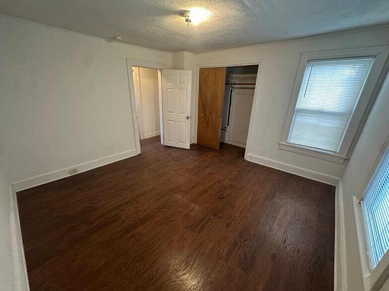 Building Photo - 212 Jackson Ave