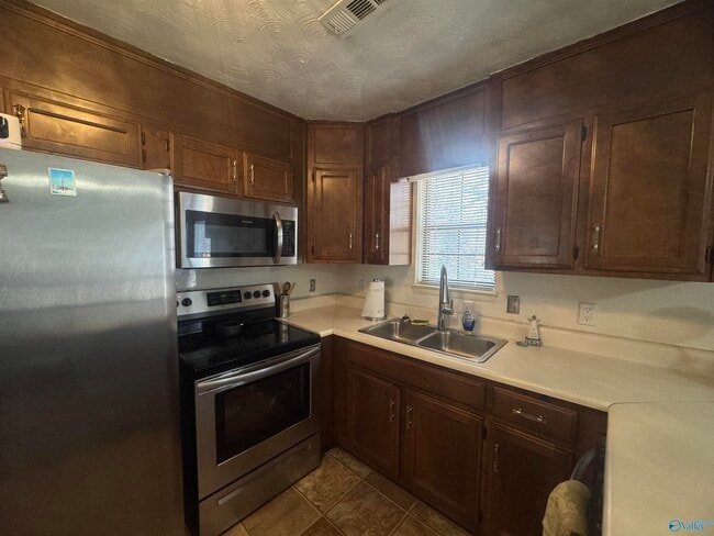 Building Photo - 117 Water Oak Ct