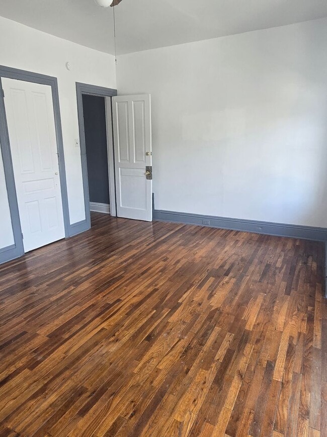 Building Photo - 228 W Jackson St
