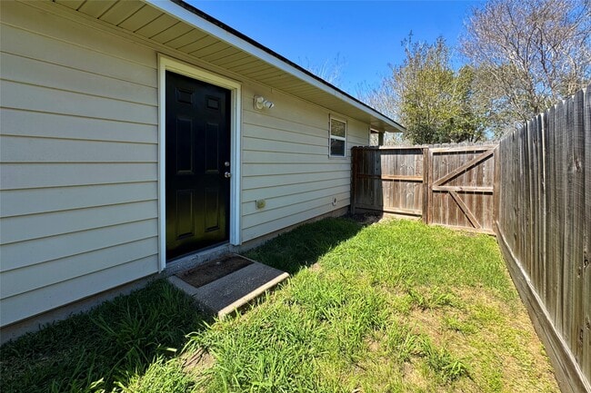 Building Photo - 3455 Angel Ln