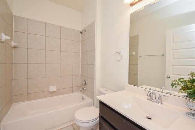 Building Photo - 22211 Weller Oaks Dr