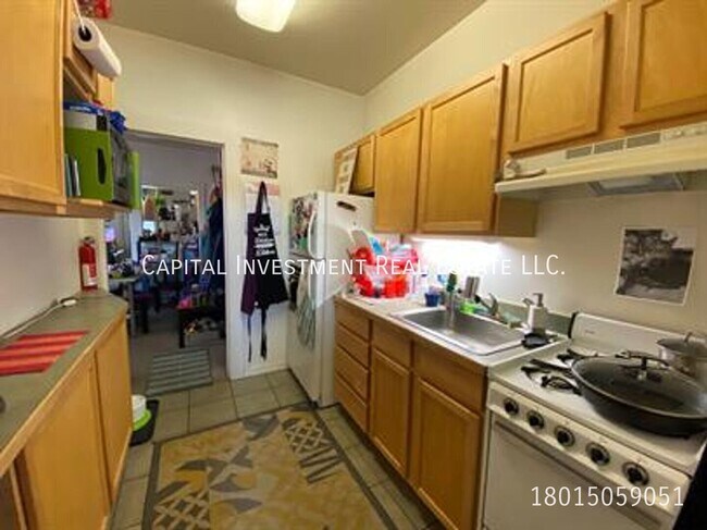 Building Photo - 470 E 300 S