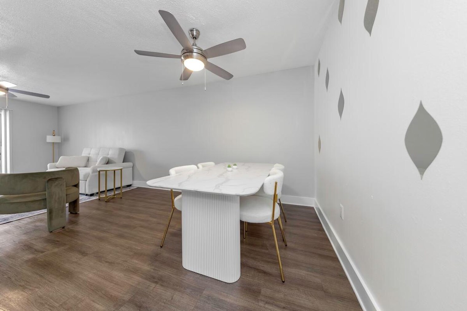 Building Photo - 4404 W Kennedy Blvd