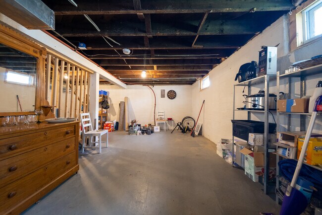 Building Photo - 817 Central Ave W