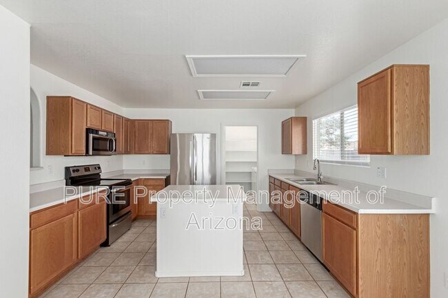 Building Photo - 8132 E Onza Ave