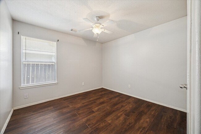 Building Photo - 448 Sandstone Creek Ln