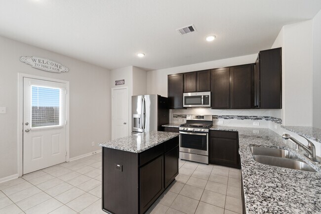 Building Photo - 10402 Matterhorn Dr